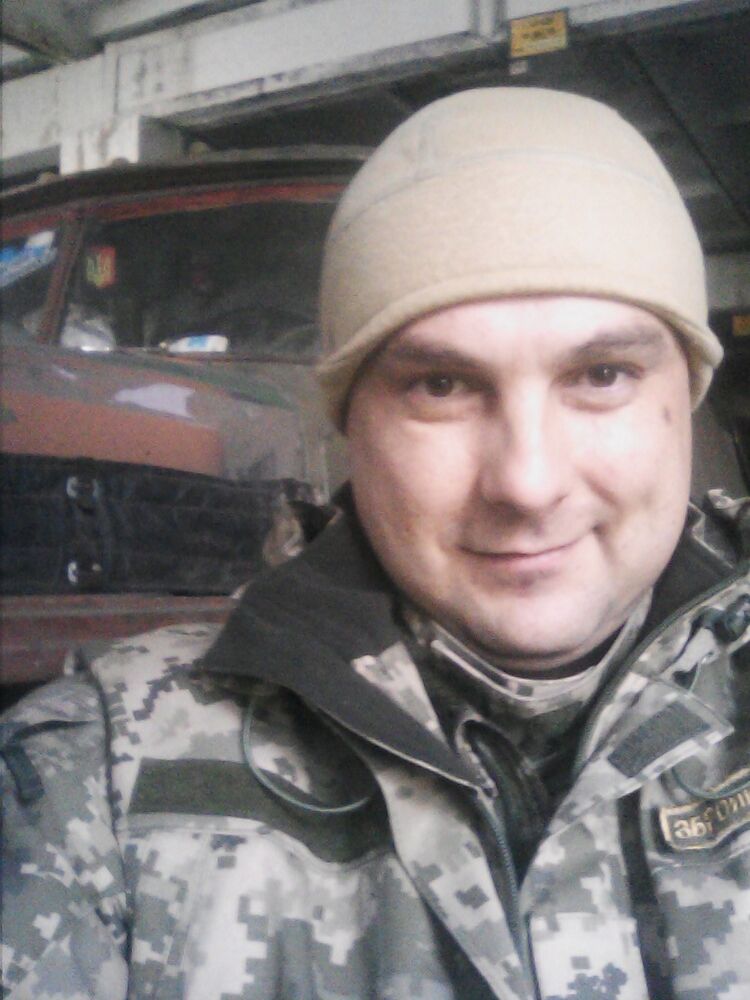  10728105  Vadim, 40 ,     