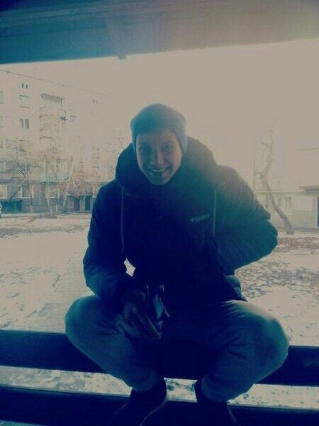  10318915  Alex, 26 ,    
