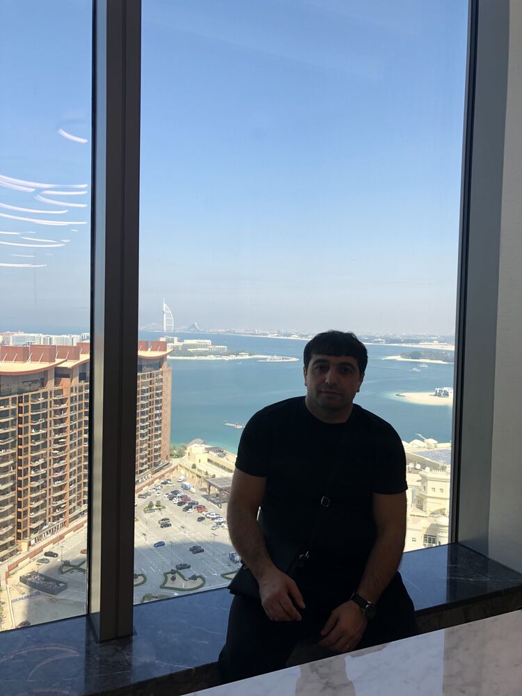  ,   Gyorgi, 37 ,   ,   