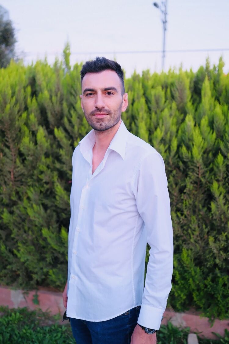  Cesme,   MrHukumdar, 32 ,   ,   