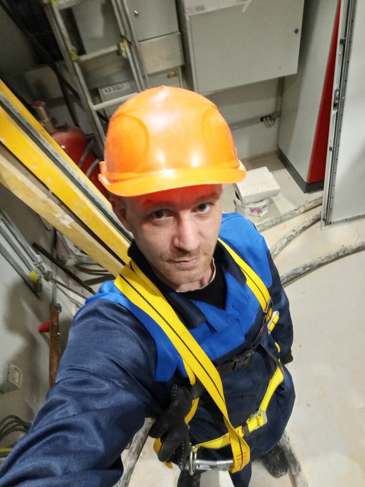  41011775  , 39 ,    