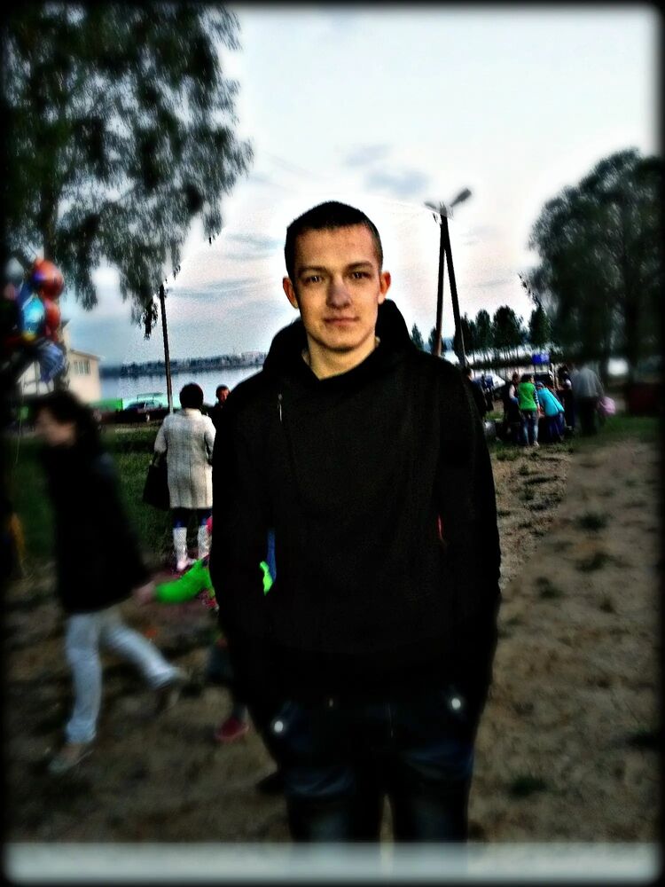  ,   Artemon, 32 ,   ,   