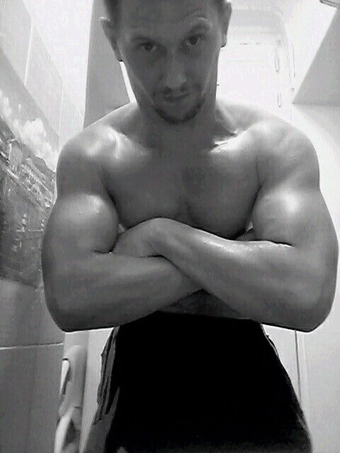  23398835  Oliver, 35 ,    