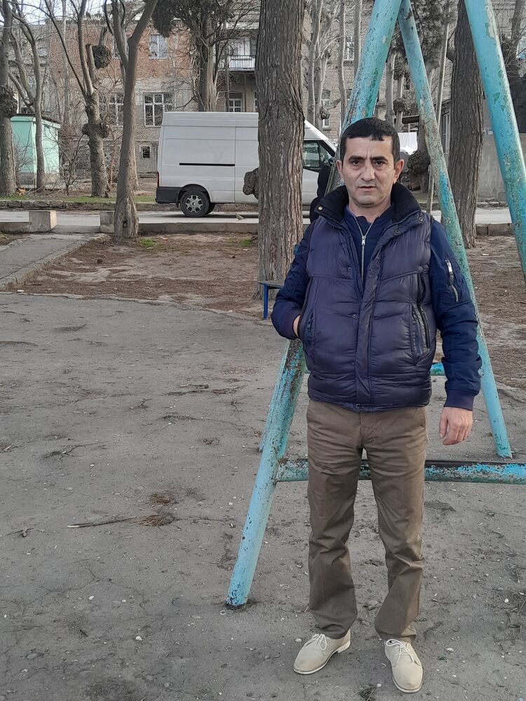  50317835  Ali, 44 ,    