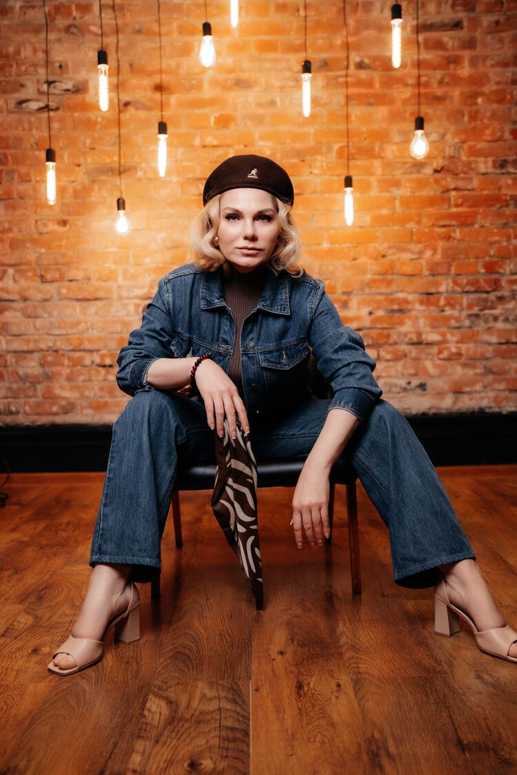  54304985  Tatyana, 47 ,    