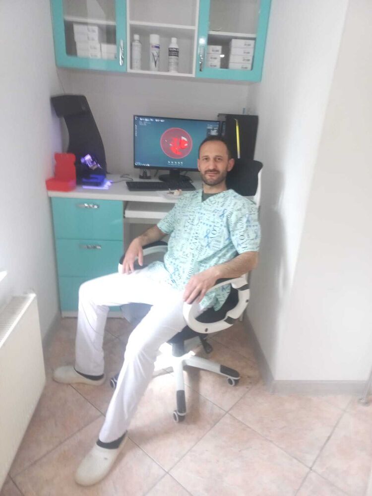  28423855  , 39 ,    