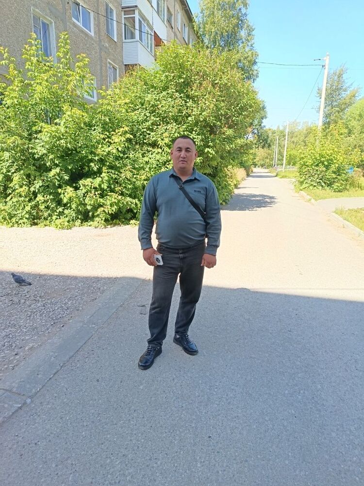  52885895  Otabek, 27 ,    