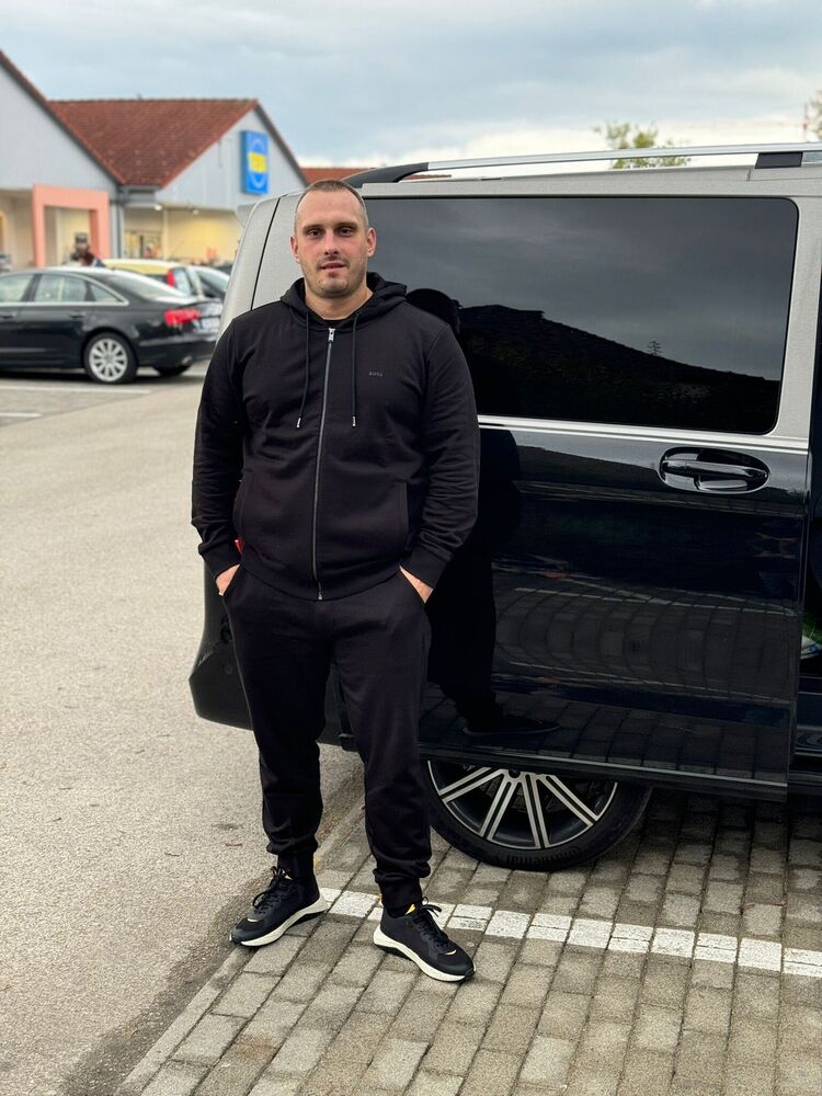  Bad Lippspringe,   , 34 ,   ,   