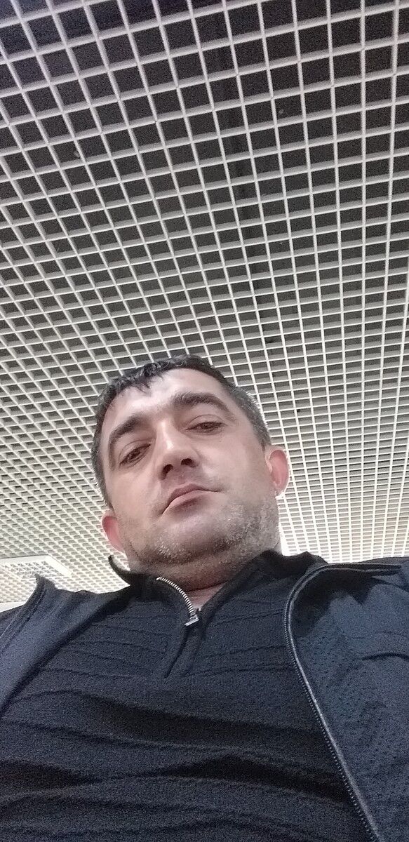  19407645  Metleb, 49 ,    