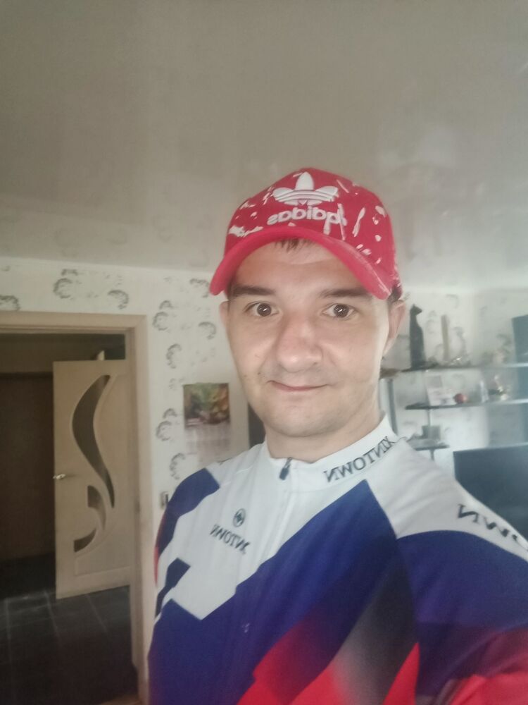  ,   Yury, 38 ,   ,   , c , 