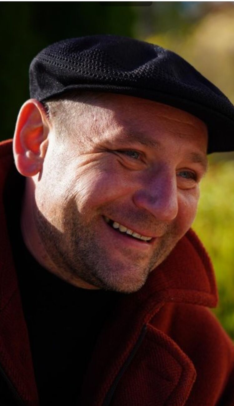  40947655  Dmitrij, 45 ,    