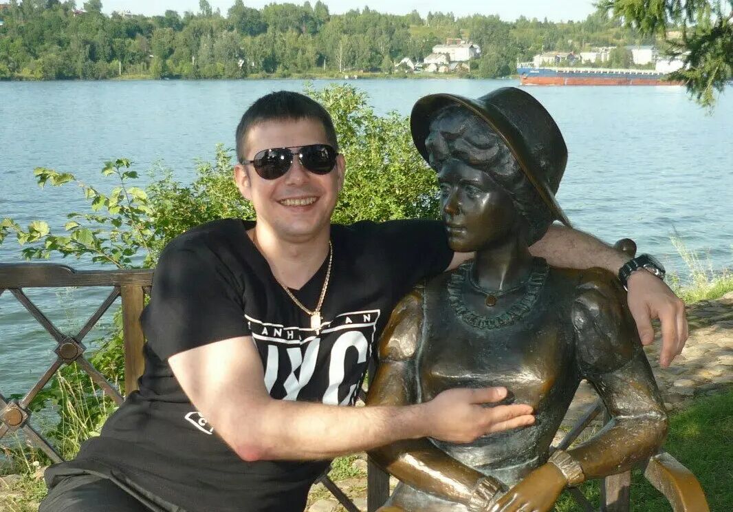  ,   Maxim, 39 ,   ,   , c , 
