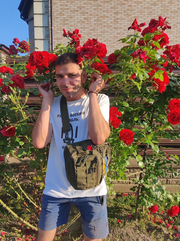  49429175  Dron, 38 ,    