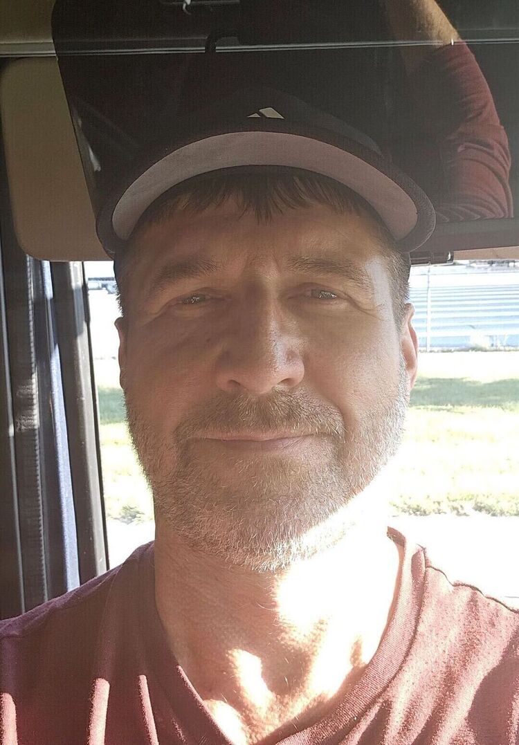  45386485  Anatoly, 52 ,    Denton