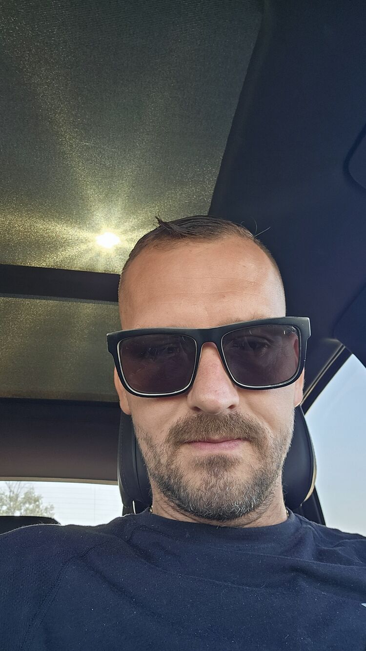  54106865  Yuriy, 39 ,    Roseville