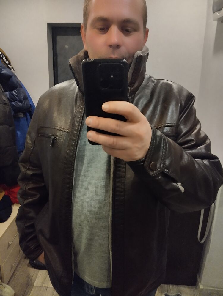  54004575  , 37 ,    