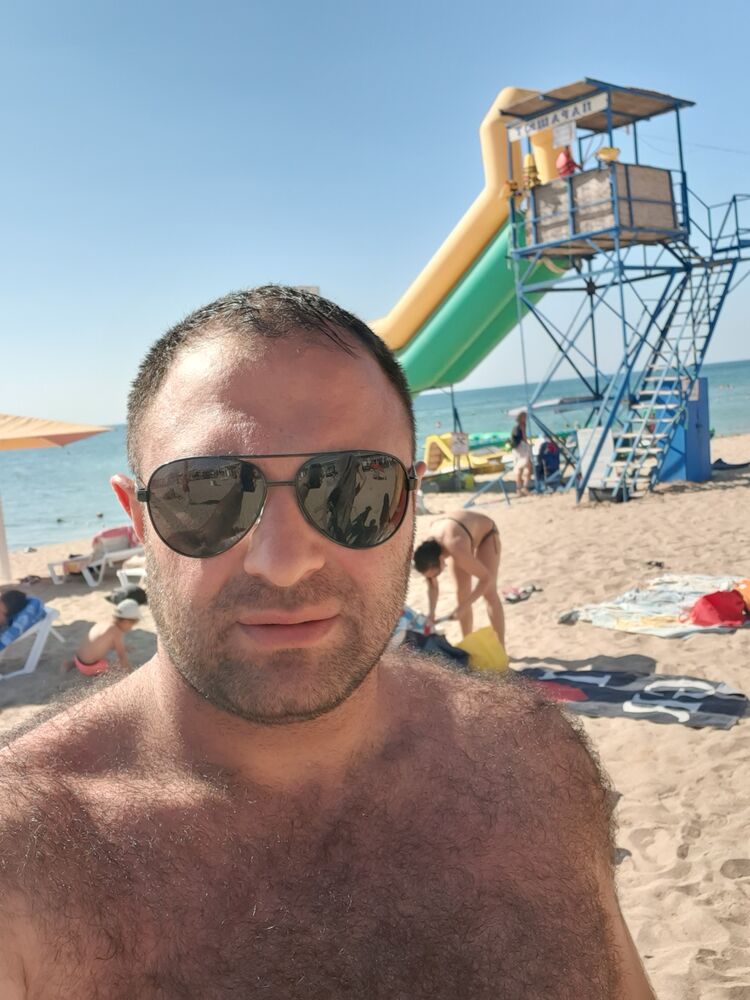  33330515  Zaven, 38 ,    