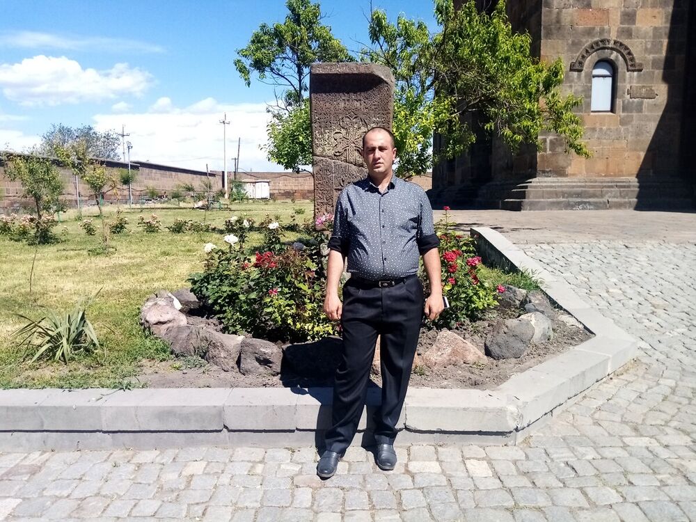  20643115  Vardan, 38 ,    