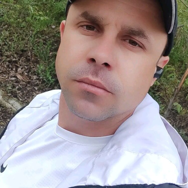  ,   Toma, 34 ,   ,   