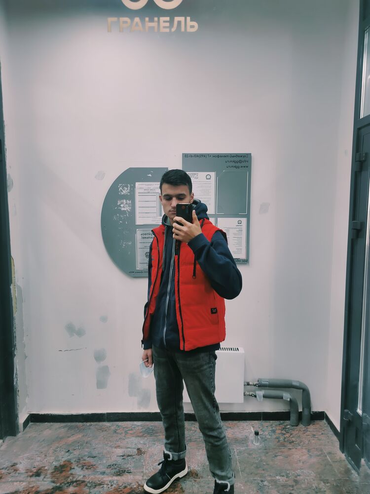  26921205  Felix, 21 ,    