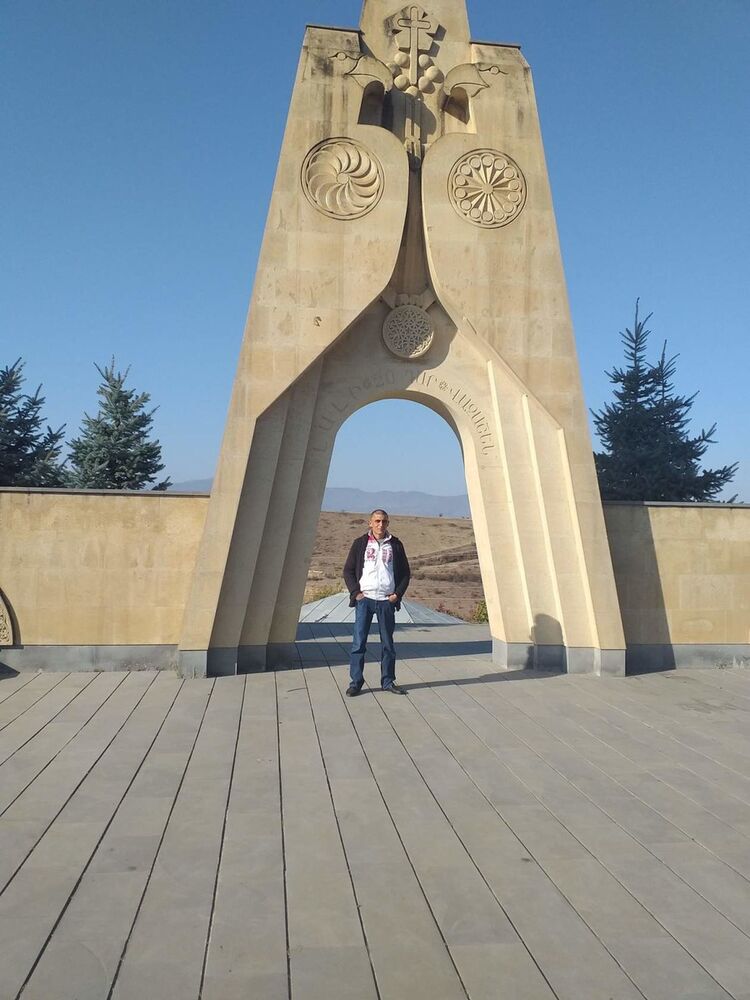  18325475  Erjanik, 36 ,    