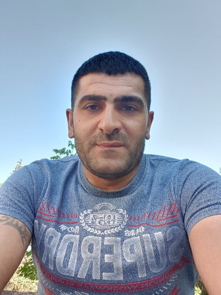  29613285  Artur, 38 ,    