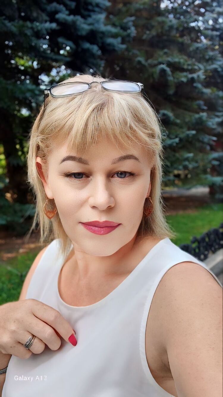  47897075  Aliona, 49 ,    