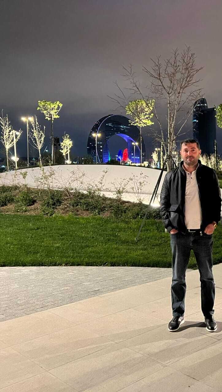  53371335  Elnur, 41 ,    