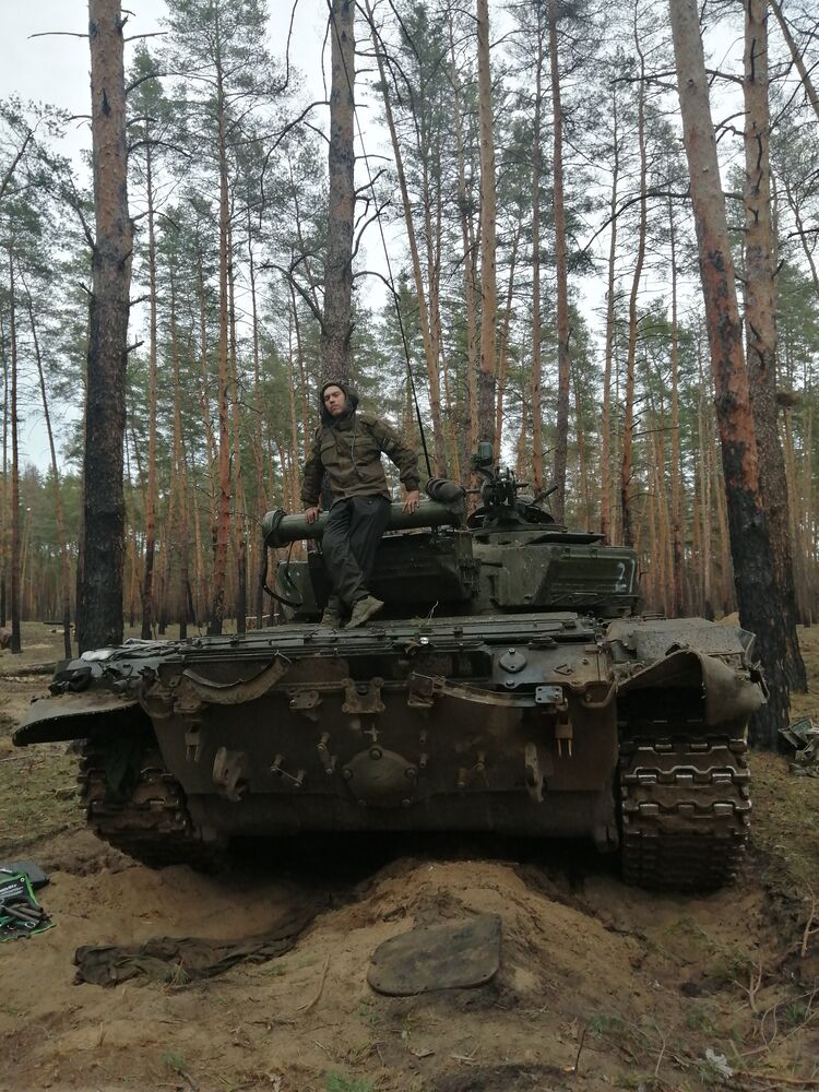  38033425  Andrey, 25 ,    