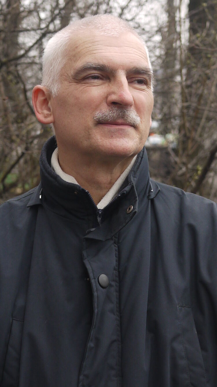  ,   Gregir, 62 ,  