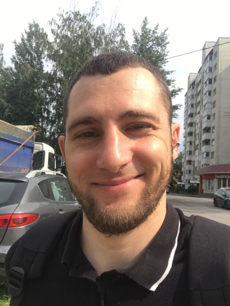  37107335  , 32 ,    -