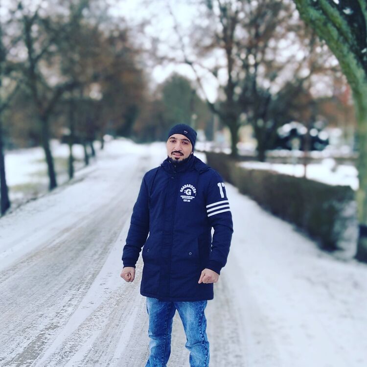  23014705  Ruslan, 35 ,    