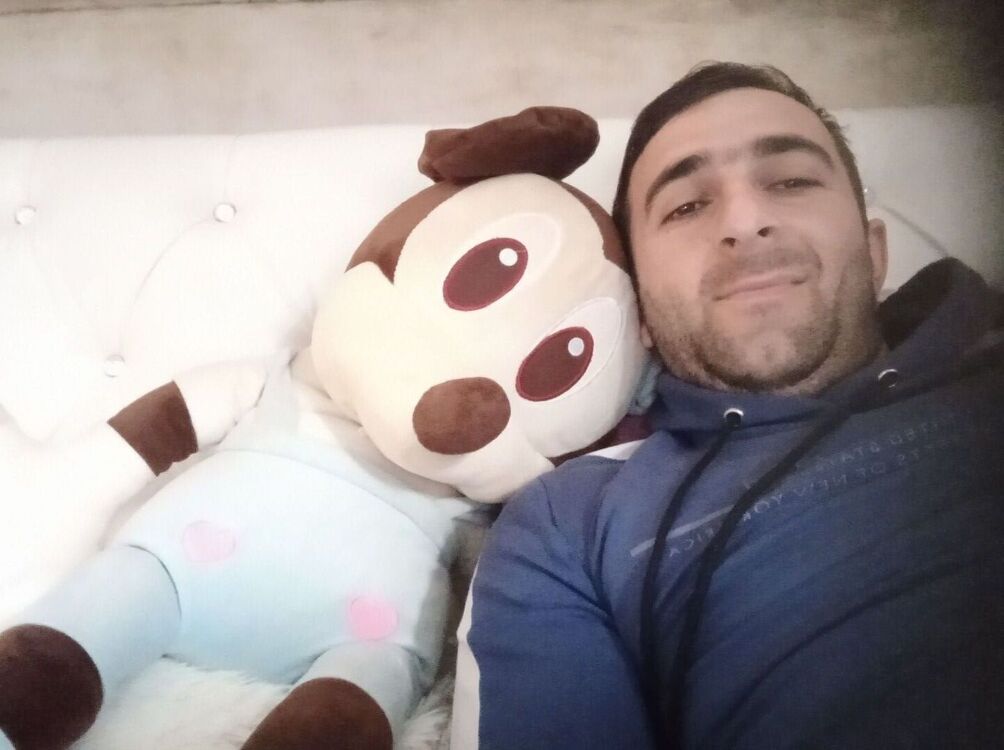  27678365  Armen, 32 ,    