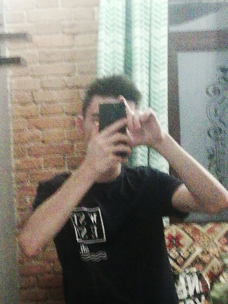  29274365  Anton, 25 ,    