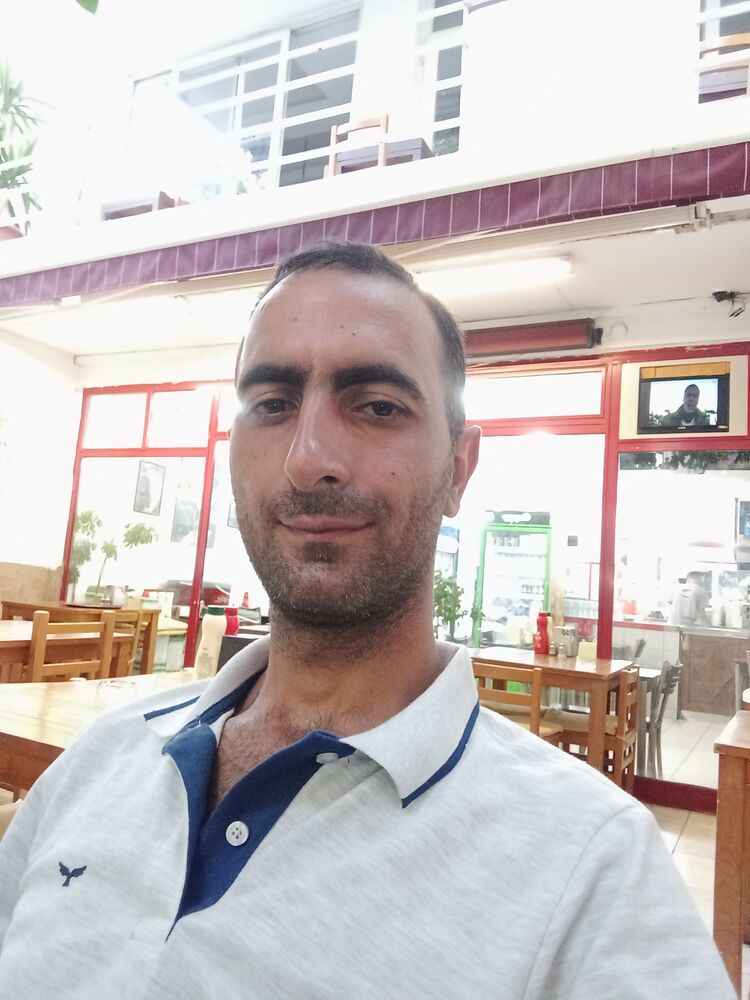  31948065  Mxitaryan, 33 ,    
