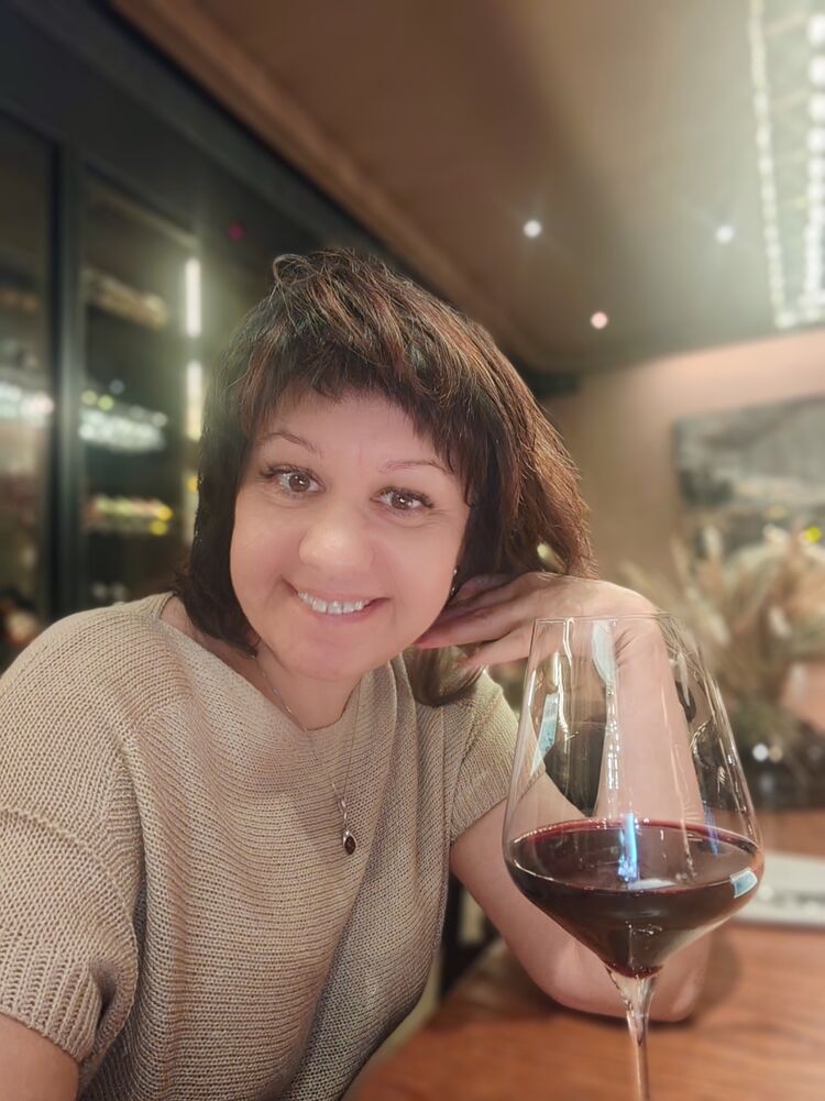  54280625  Olga, 45 ,    