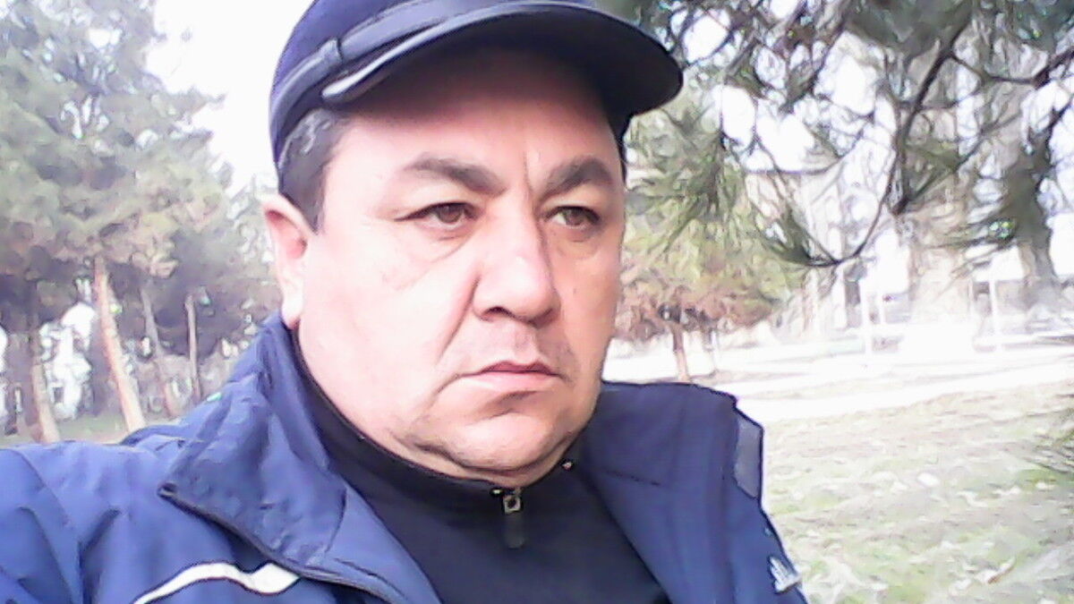  ,   Bek, 52 ,   