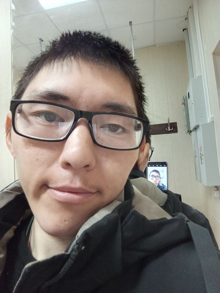  54053325  Philip, 24 ,    