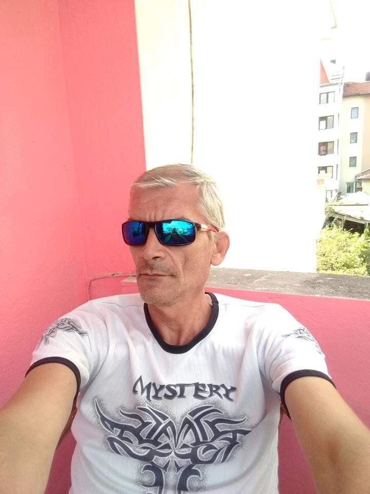  15783595  Zdravko, 53 ,    