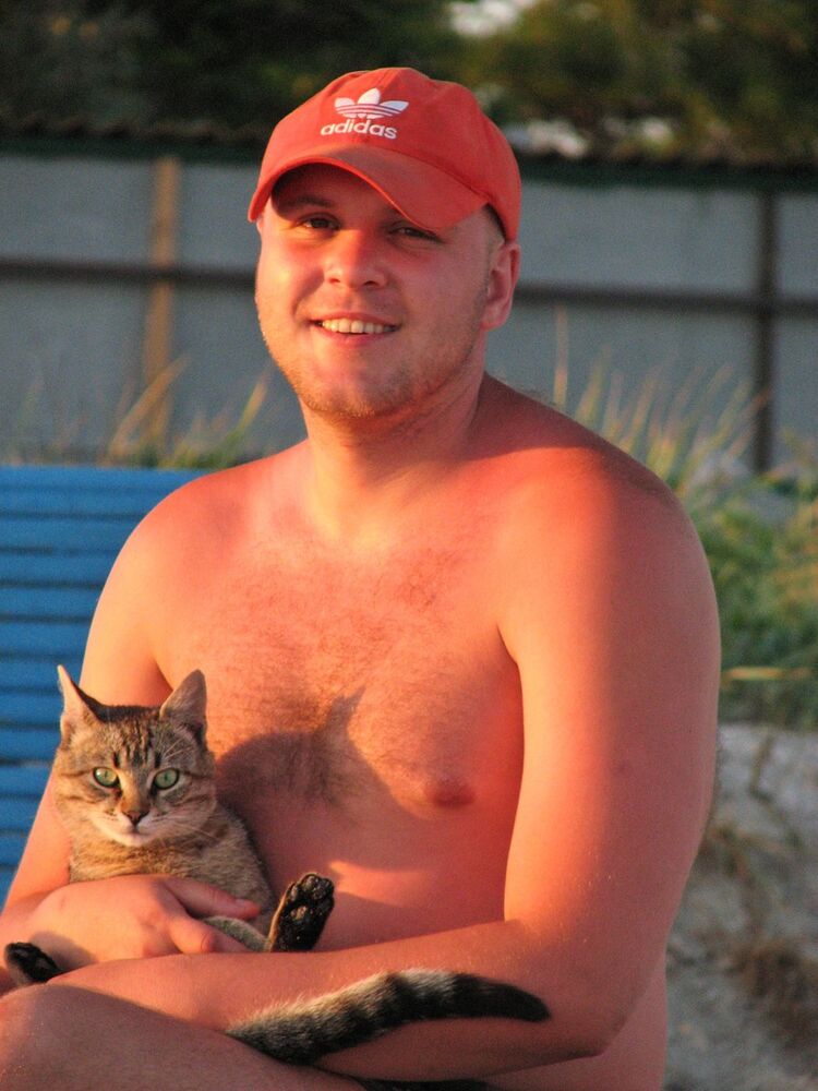  ,   Alex, 37 ,   