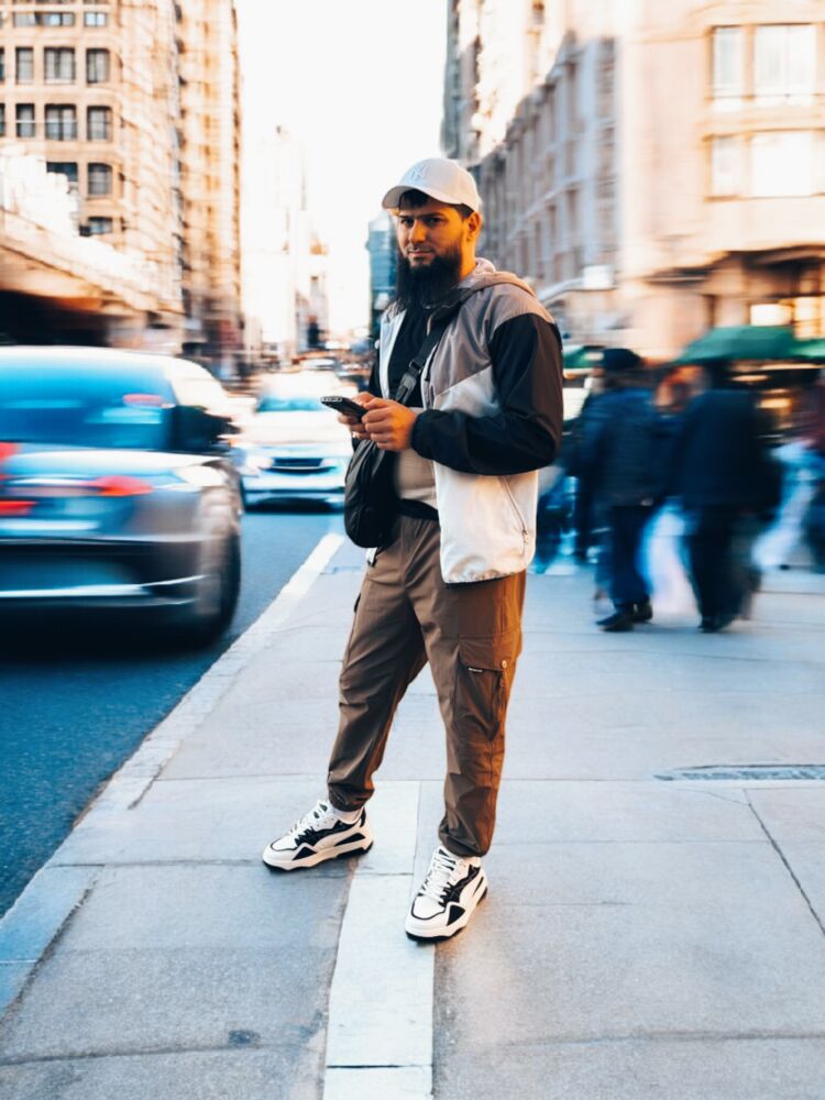  ,   ALIK, 35 ,  