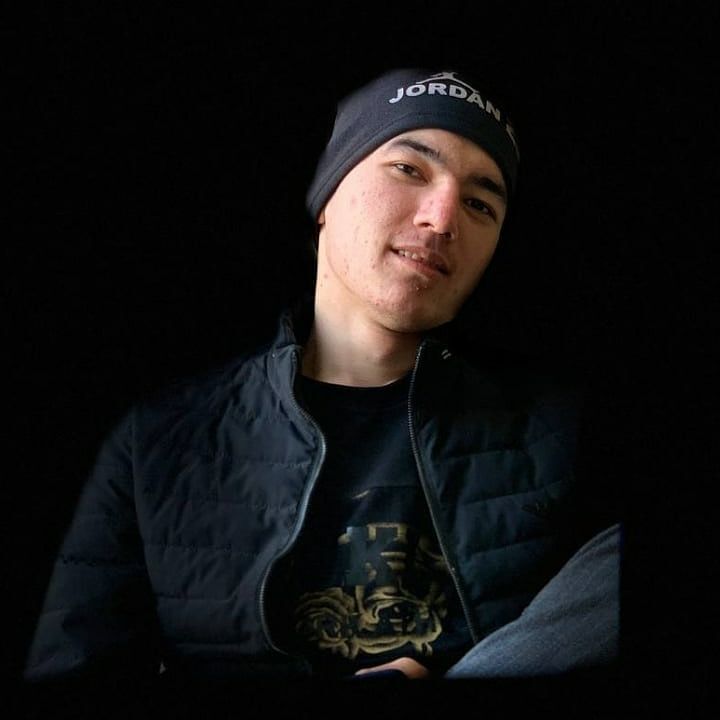  22800005  Amirbek, 23 ,    