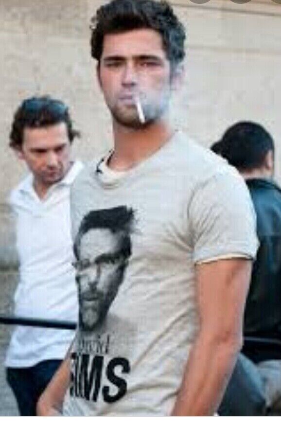  21553725  Narek, 40 ,    