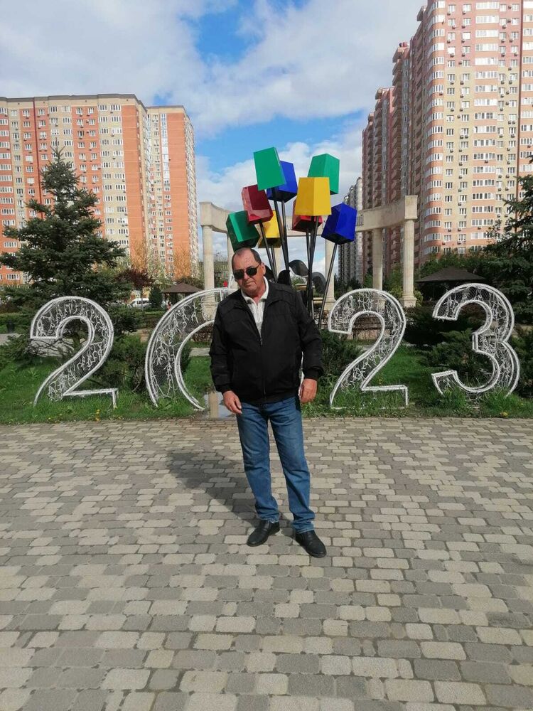  37492085  ARAYIK, 62 ,    