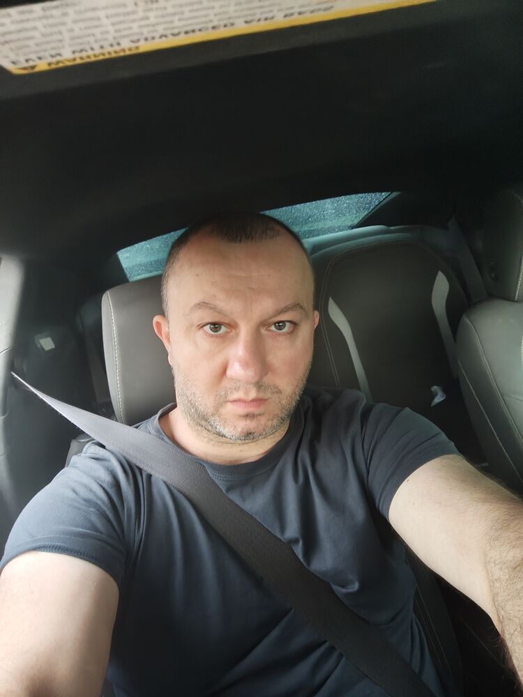  53564645  Edgar, 42 ,    