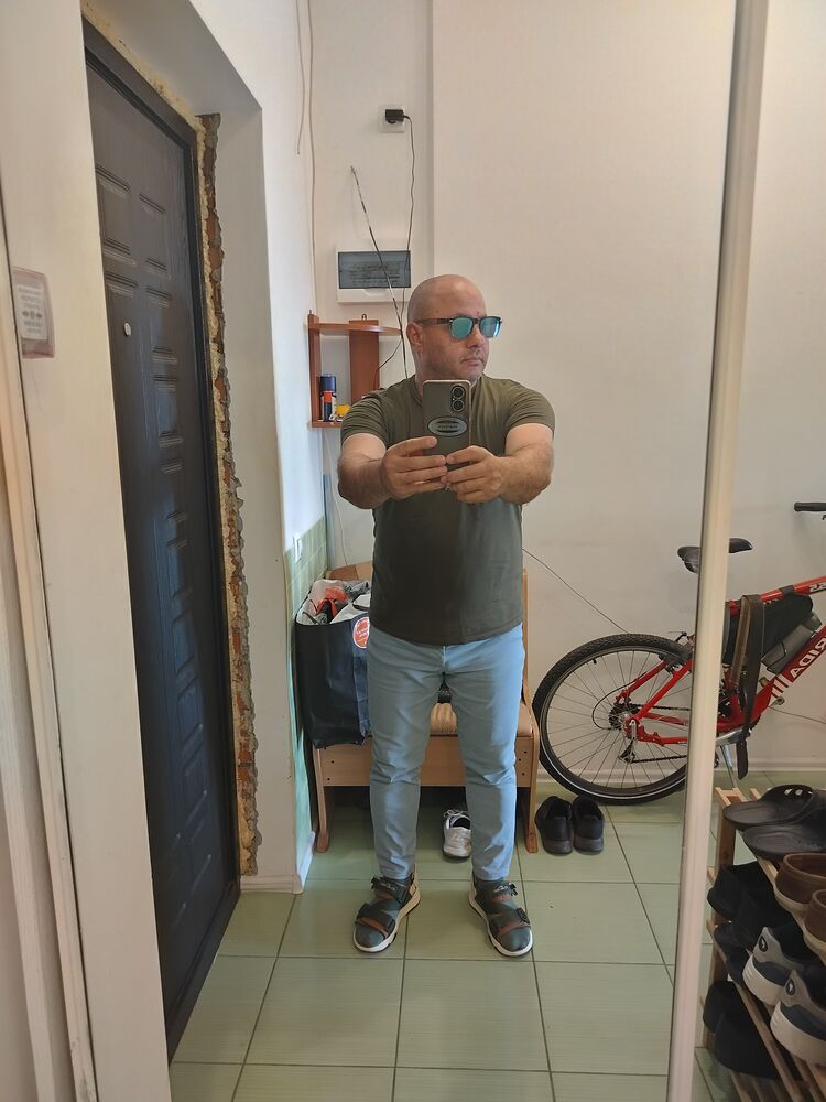  51997745  , 46 ,    