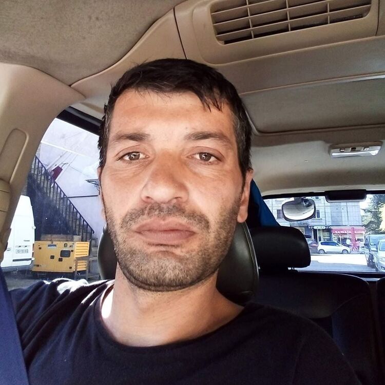  25626345  Gia, 47 ,    