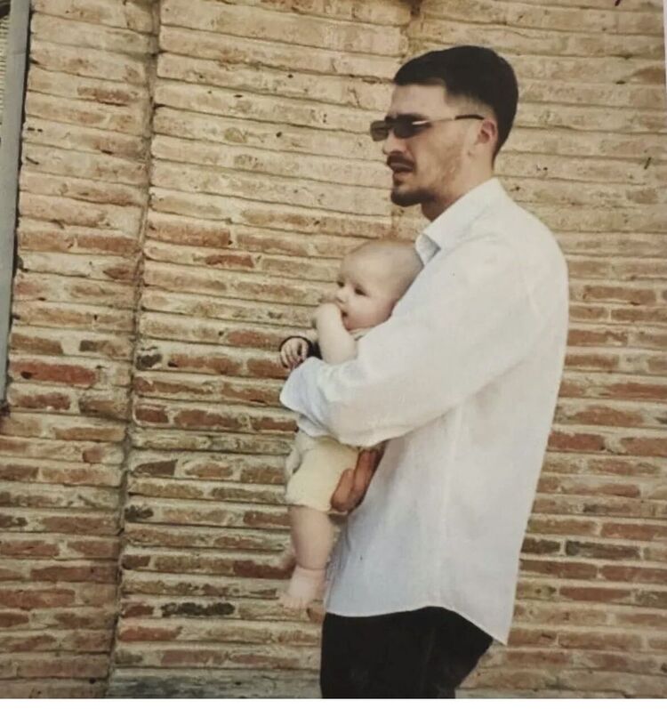  ,   Vako, 28 ,   ,   