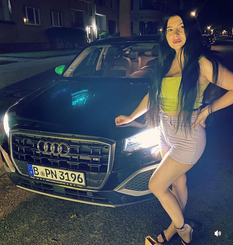  ,   Kira, 22 ,   ,   