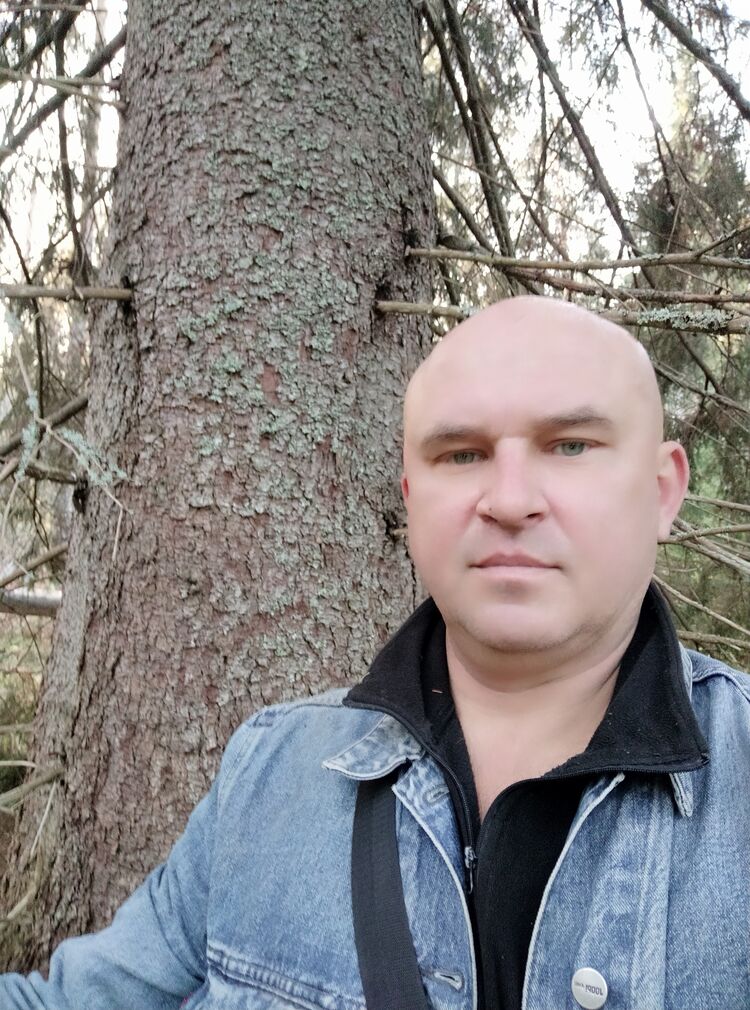  44040585  , 53 ,    -